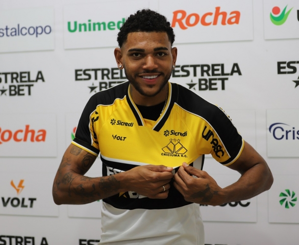 Atacante Werik Popó é apresentado oficialmente