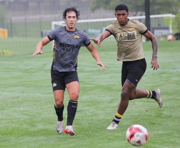 Coletivo com o Sub-20 no último treino de 2025