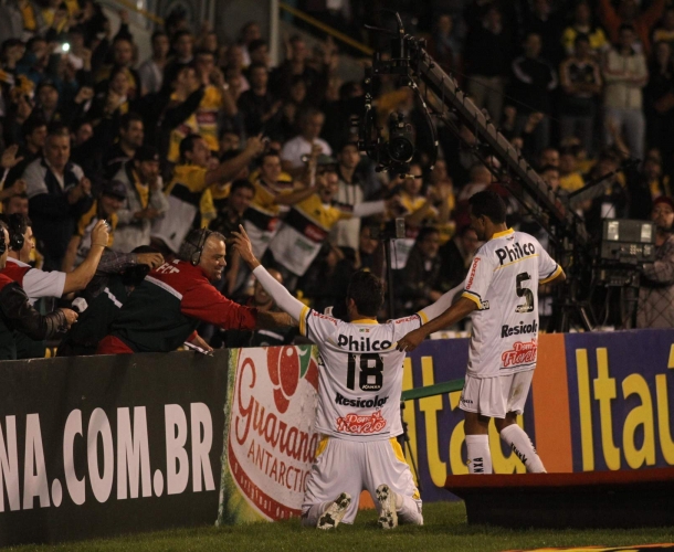 Criciúma bate o Santos