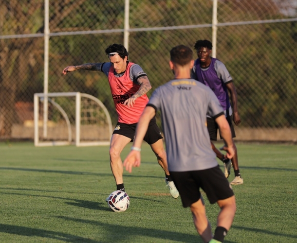 Criciúma e Atlético GO duelam no Antônio Accioly