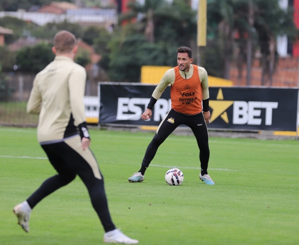 Criciúma e Vila Nova duelam no HH