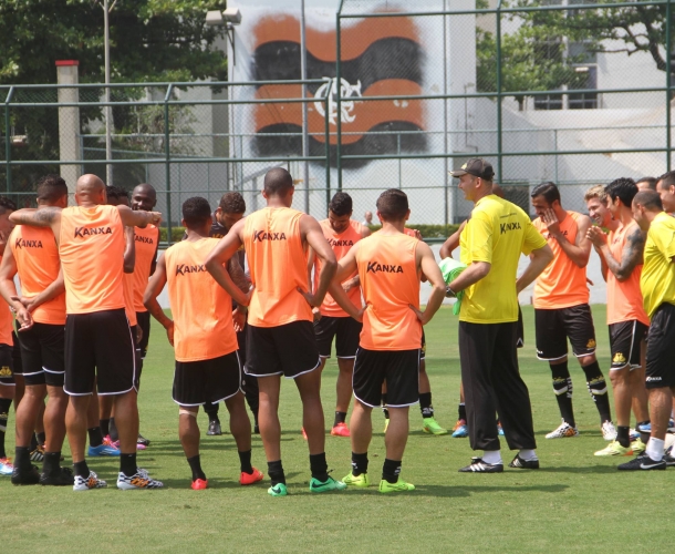 Criciúma encara o Fluminense