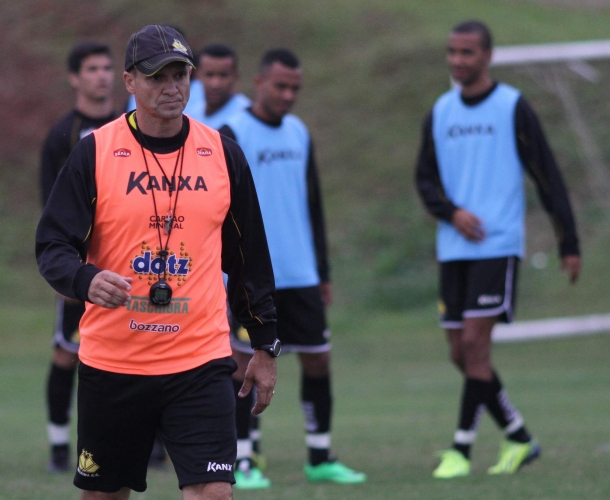 Criciúma encara o Inter no Majestoso