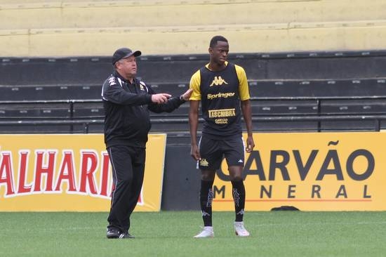 Criciúma encara o Santa Cruz