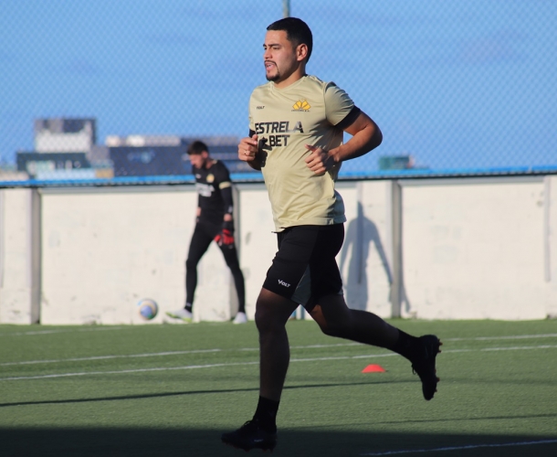 Criciúma encara o Vitória em Salvador