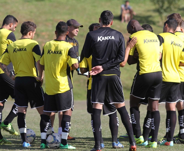 Criciúma enfrenta o São Paulo