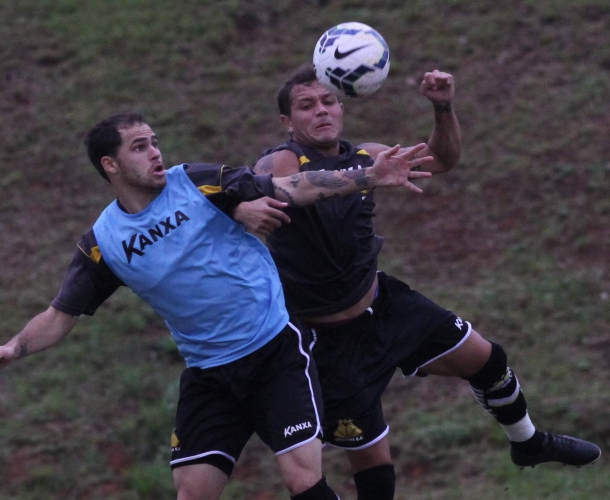 Criciúma faz coletivo para ajustar o time