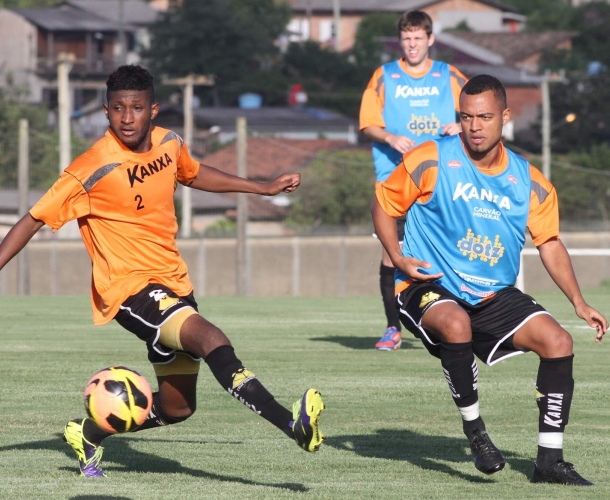 Criciúma faz forte trabalho tático