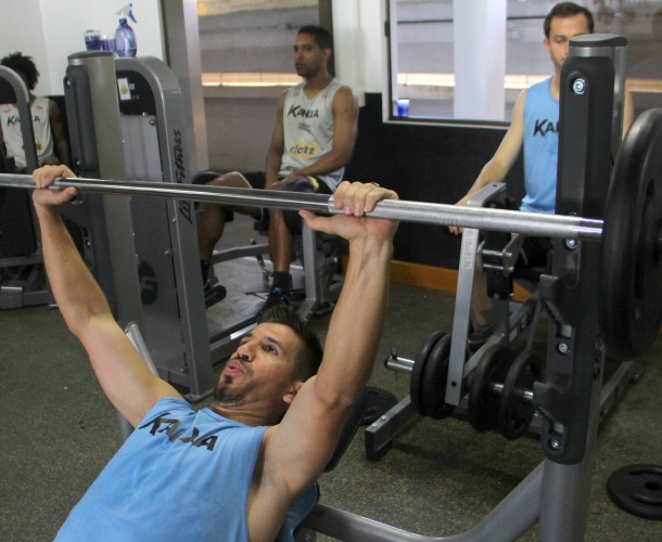 Criciúma faz trabalho de força no HH