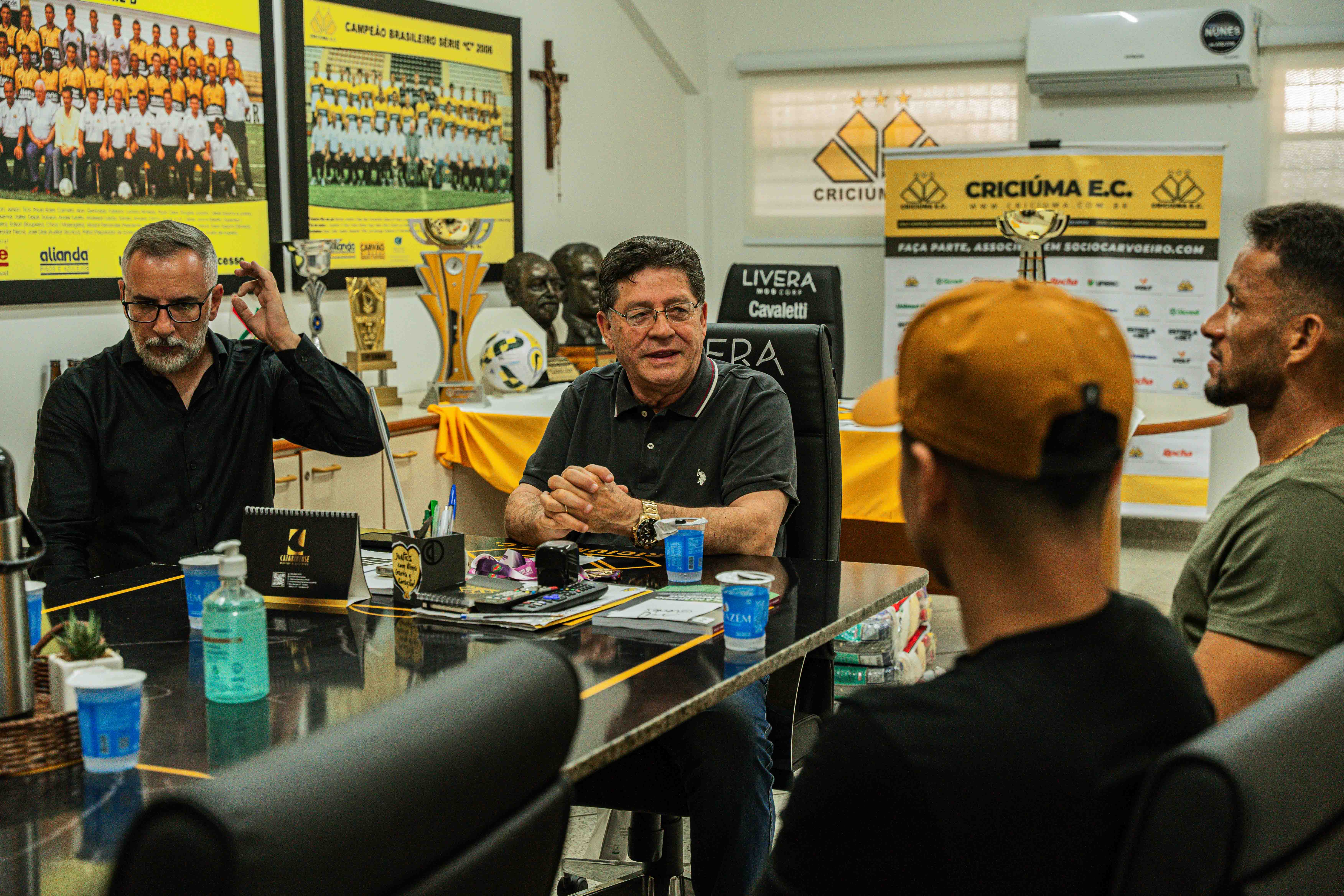 Criciúma, FCF e Fort Atacadista realizam entrega de cestas básicas