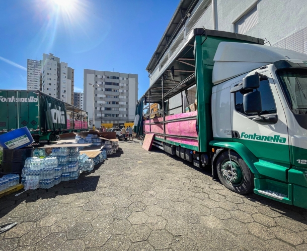 Criciúma inicia carregamento de doações para as vítimas do Rio Grande do Sul 