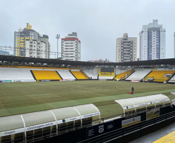 Criciúma investe em melhorias no gramado e espaço de aquecimento