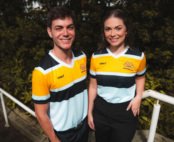Criciúma lança camisa comemorativa em homenagem aos 40 anos do uniforme tricolor
