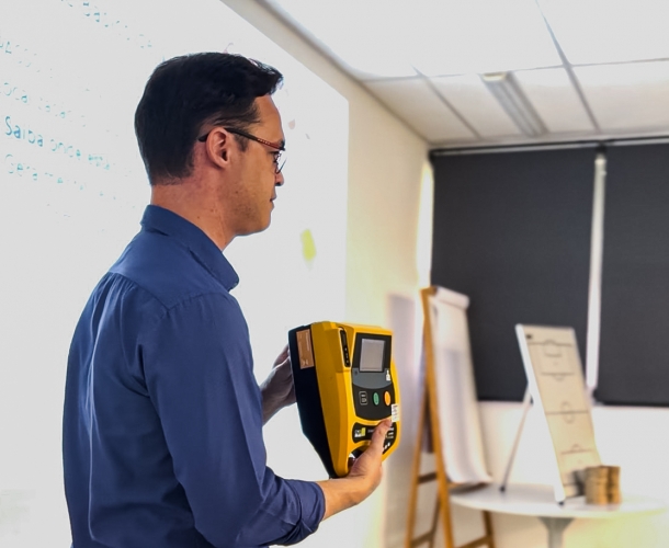 Criciúma promove treinamento de RCP no CT para comissão e departamento médico