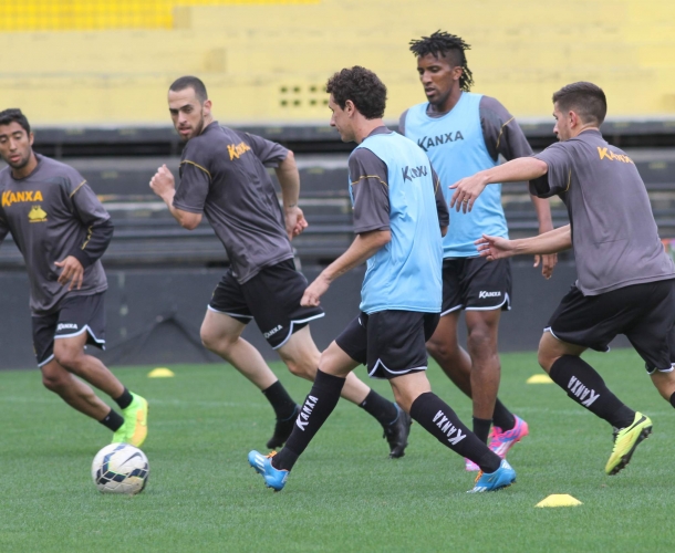 Criciúma recebe o Botafogo