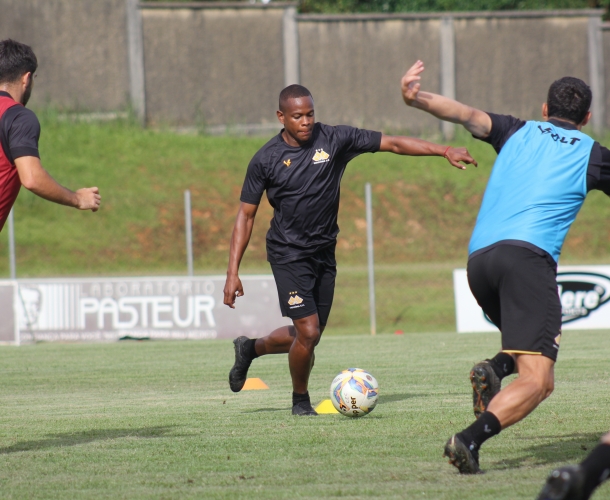Criciúma retorna de Concórdia e treina no CT 