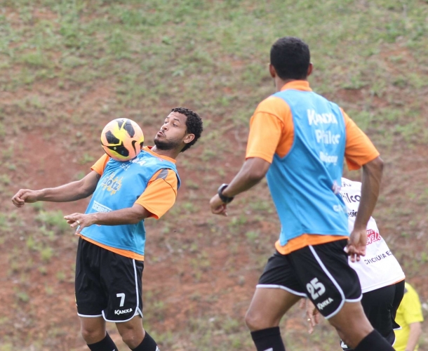 Criciúma trabalha parte tática