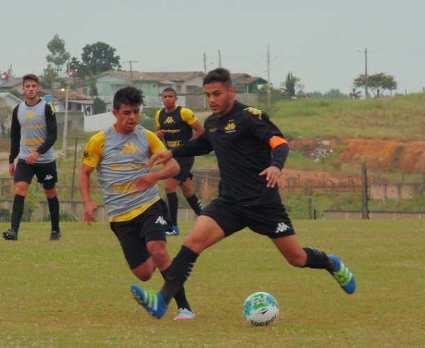 Criciúma treina em dois períodos