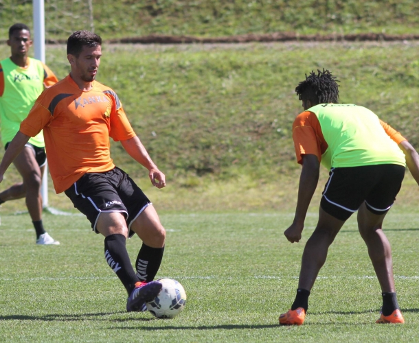 Dal Pozzo faz treino tático no CT