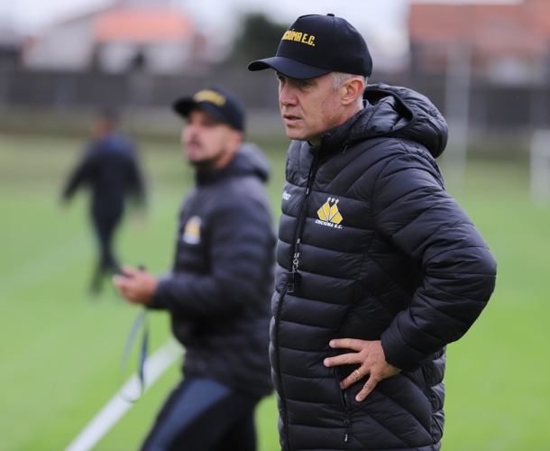 Eduardo Baptista comanda trabalho técnico e tático