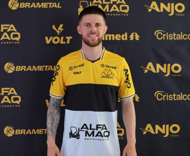 Eduardo de Biasi é apresentado oficialmente