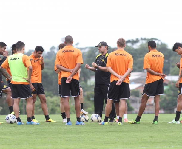 Em Minas, Tigre encara o Cruzeiro