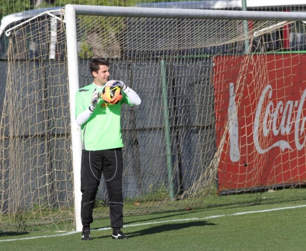 Galatto focado na partida com o Grêmio