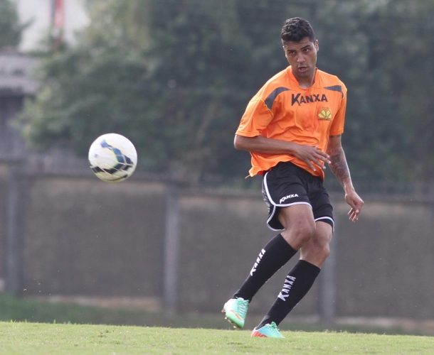 Giovanni aposta na força do grupo