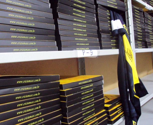 Kanxa antecipa entrega do novo manto tricolor