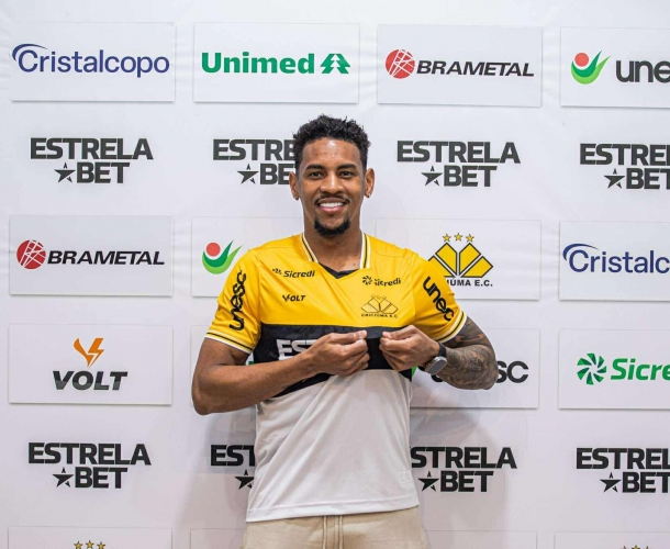 Lateral Felipinho é apresentado oficialmente