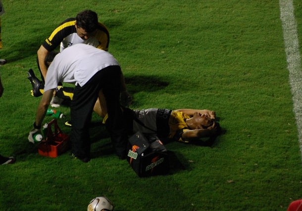 Lucca sofre lesão e fica afastado dos gramados