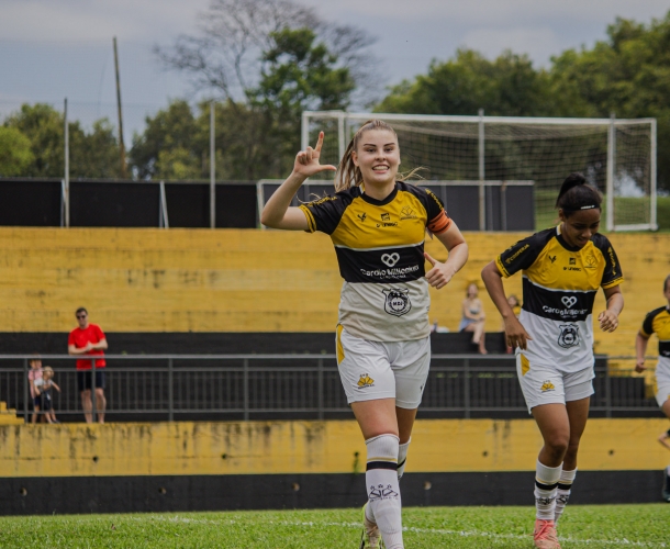 Meninas Carvoeiras garantem vaga no Brasileirão A3 e buscam título Catarinense