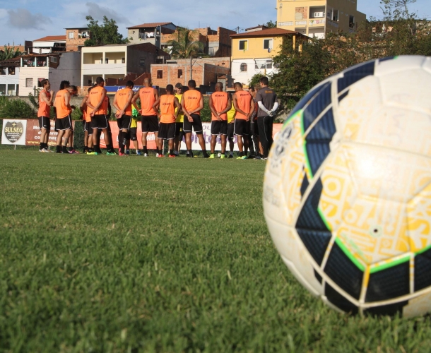 Na Bahia, Tigre enfrenta o Vitória