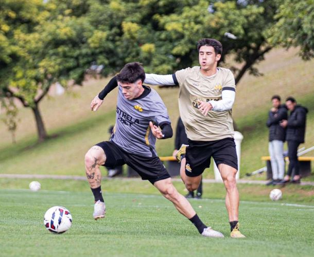 Profissionais realizam jogo-treino com o Sub-20