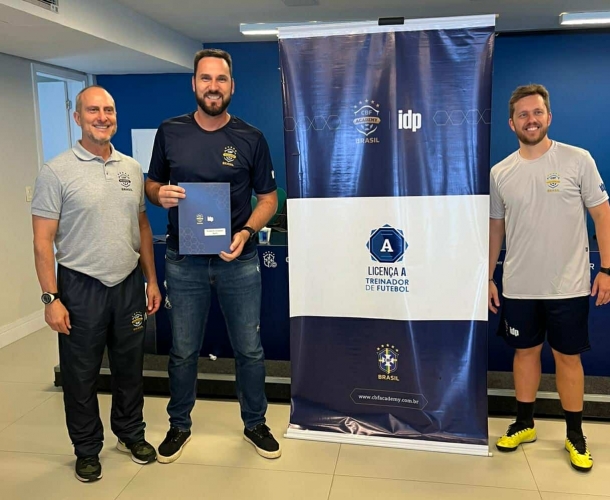 Roberto Volpato conclui a licença A da CBF