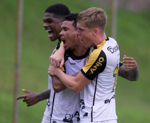 Sub-20 vence o Cruzeiro de virada no Brasileirão
