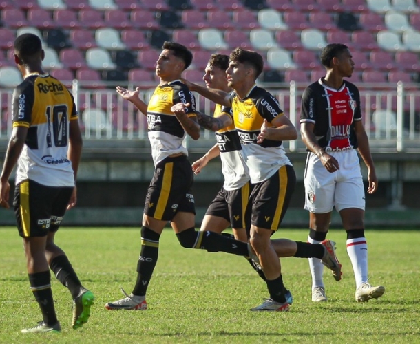 Sub-20 vence o Joinville e está próximo da classificação