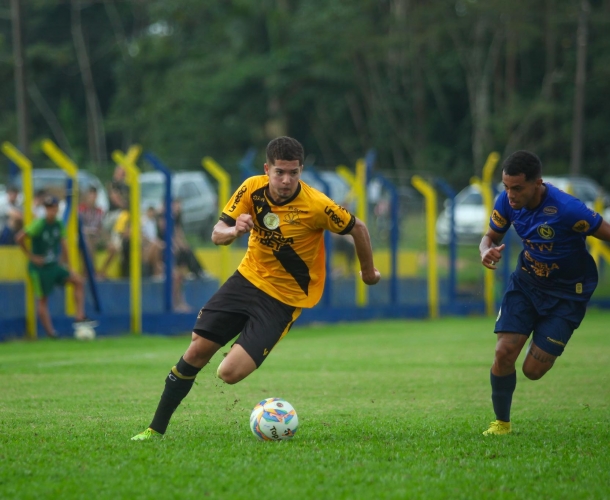 Sub-20 vence o Nação e segue líder
