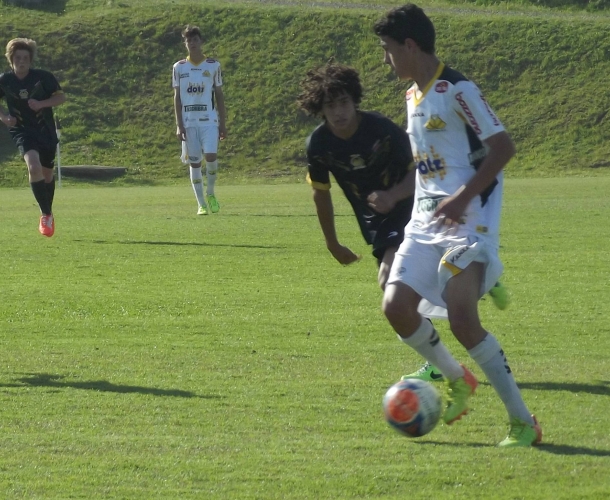 Sub-15 encara o Figueirense no Estadual