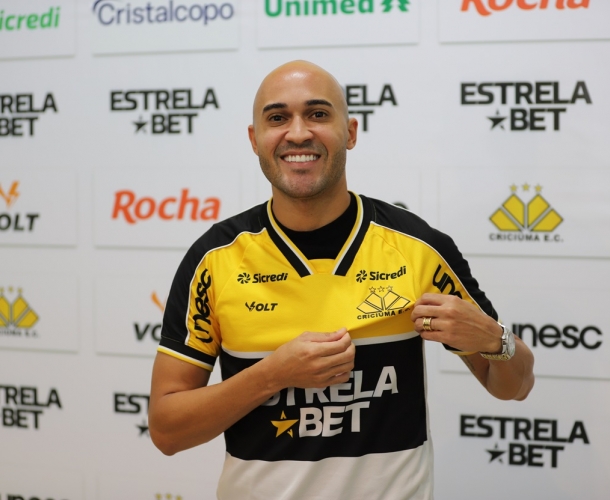 Tigre apresenta o lateral-direito Dudu