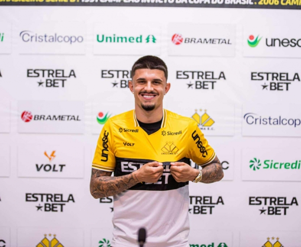 Tigre apresenta oficialmente o lateral Léo Mana