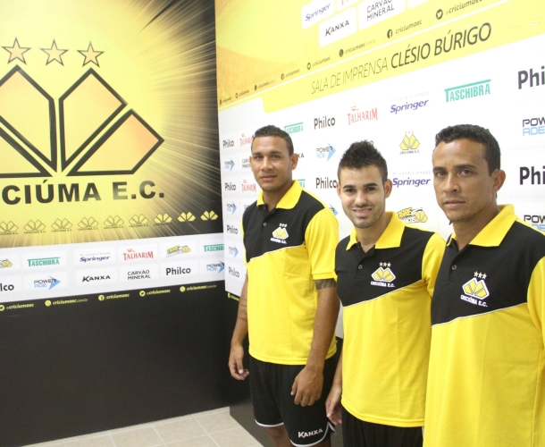 Tigre apresenta trio de reforços