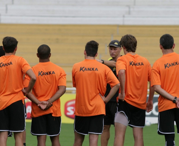 Tigre inicia a caminhada no returno