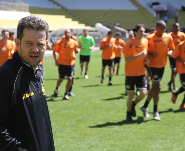 Tigre se reapresenta e faz trabalho de força