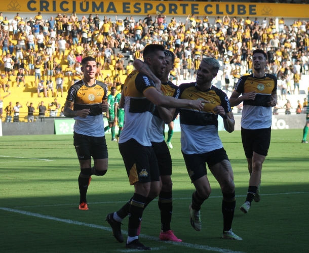 Tigre vence a Chapecoense e lidera a primeira fase 