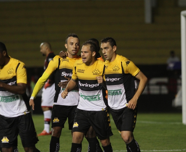 Tigre vence o Atlético (GO) no Heriberto Hülse