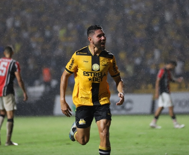Tigre vence o Joinville e segue na liderança