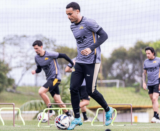 Treinamento no CT e viagem para Goiânia