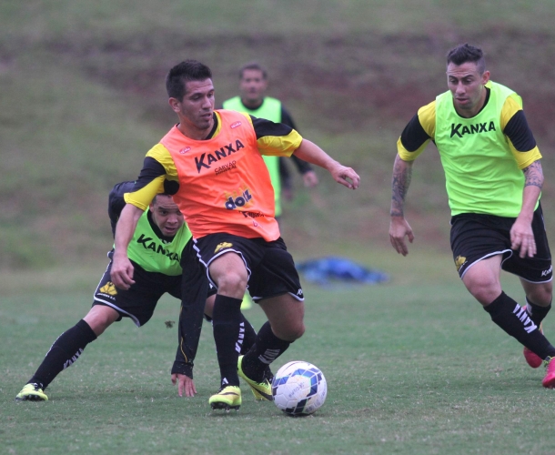 Treino coletivo na reapresentação do elenco