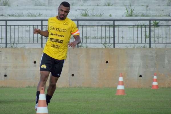 Treino de resistência no CT 